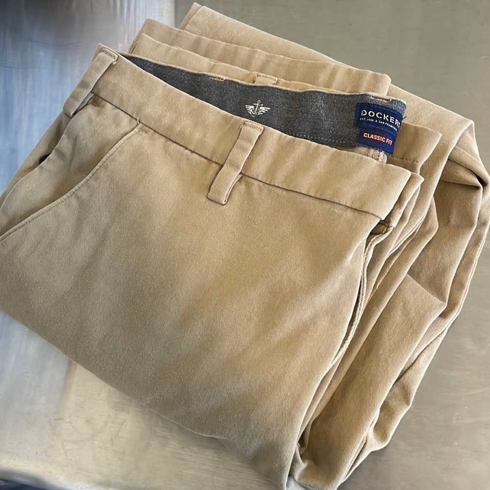 Men’s Dockers classic fit chinos